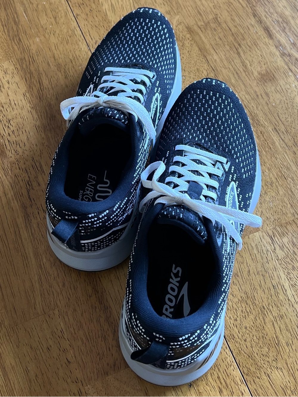 Almost NEW, Brooks Levitate GTS walking running shoes. 8 1/2 8.5 medium B - Picture 9 of 11